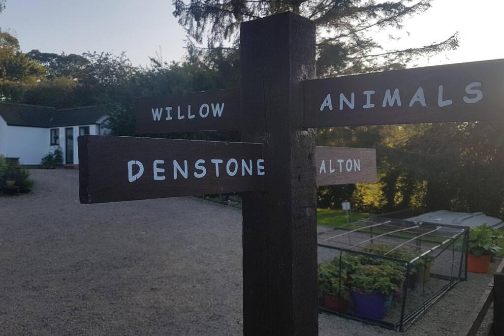 The Willow Denstone Bagian luar foto
